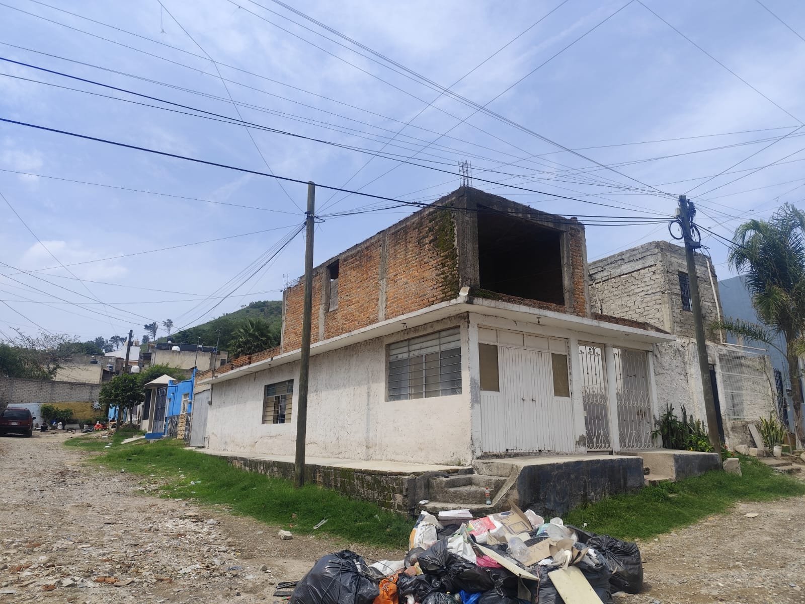 SE VENDE CASA JARDINES DE SANTA MARIA, SAN PEDRO TLAQUEPAQUE,JAL.