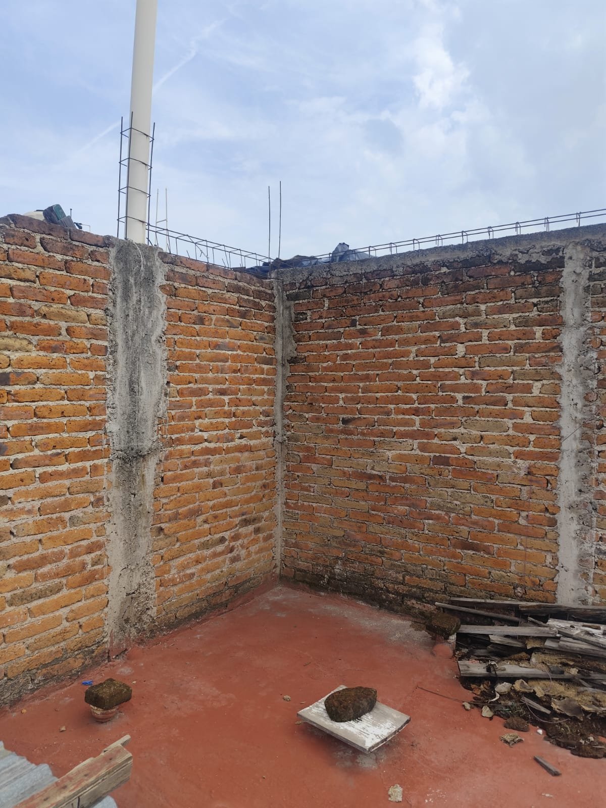 SE VENDE CASA JARDINES DE SANTA MARIA, SAN PEDRO TLAQUEPAQUE,JAL.