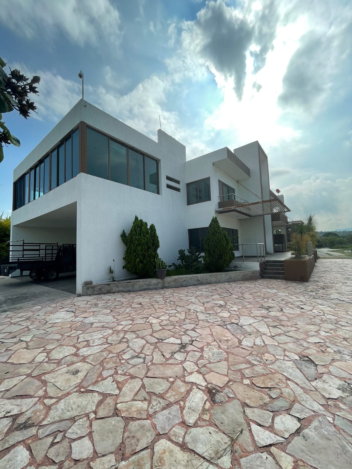 TERRENO EN VENTA CON EDIFICACIÒN ACATLÀN DE JUÀREZ,JAL.