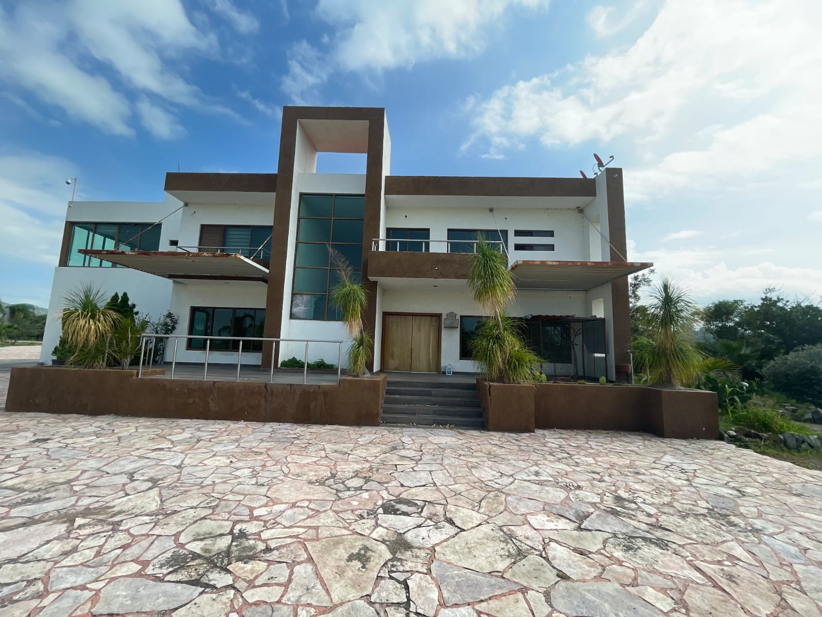 TERRENO EN VENTA CON EDIFICACIÒN ACATLÀN DE JUÀREZ,JAL.