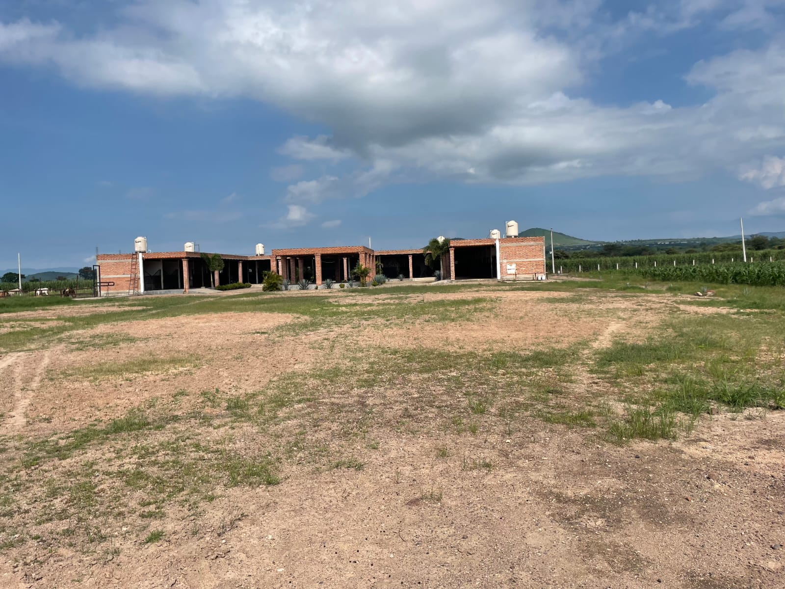 TERRENO EN VENTA CON EDIFICACIÒN ACATLÀN DE JUÀREZ,JAL.